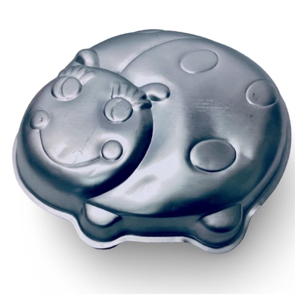 WILTON LADYBUG ADORABLE CAKE PAN